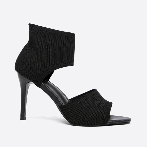 *SOLD* NEW Heels. Offers Welcome. - Picture 5 of 9